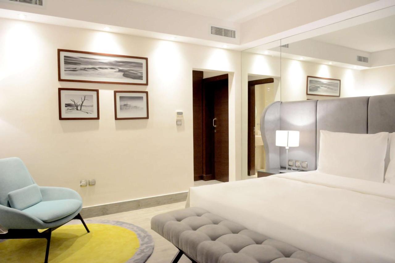 Radisson Blu Resort, Al Khobar Халф-Мун-Бей Екстер'єр фото A bedroom at the hotel