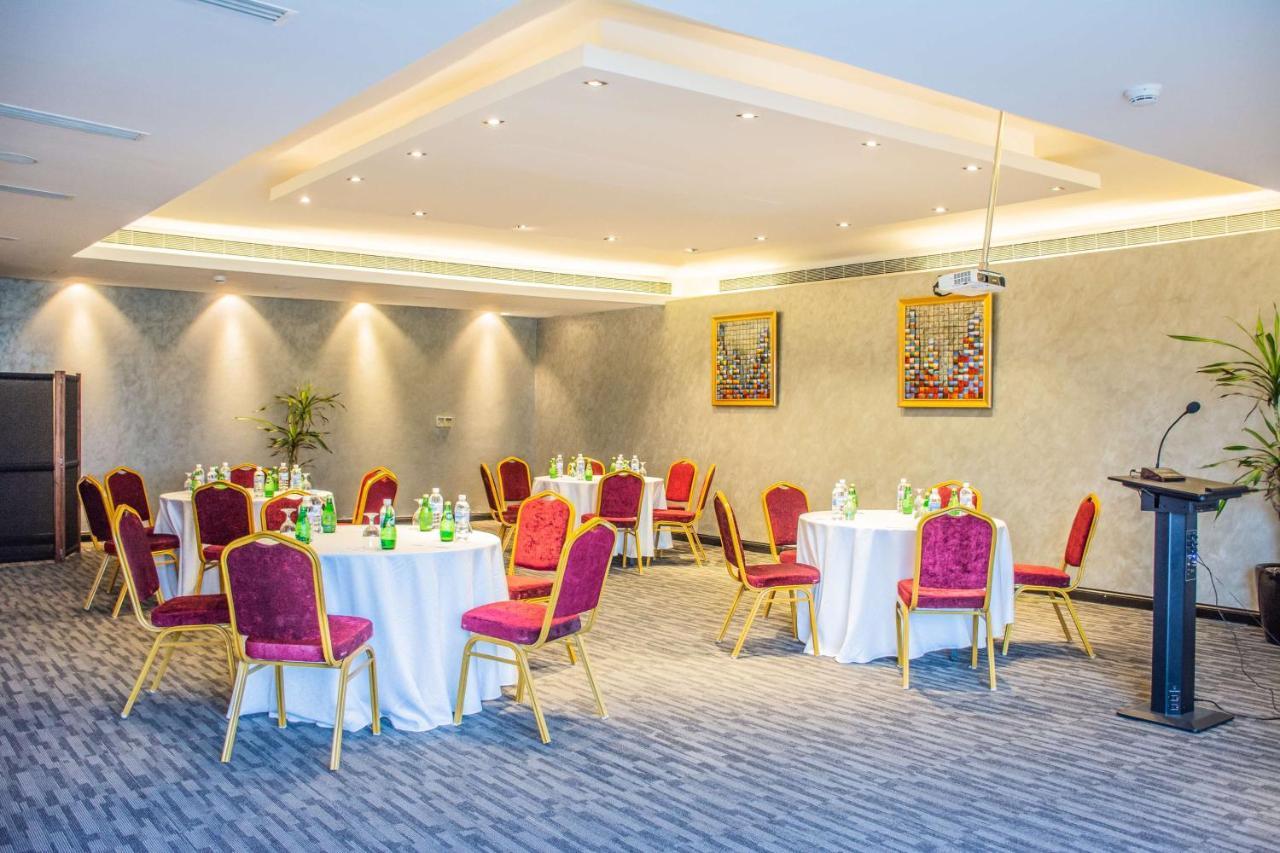 Radisson Blu Resort, Al Khobar Халф-Мун-Бей Екстер'єр фото Meeting room