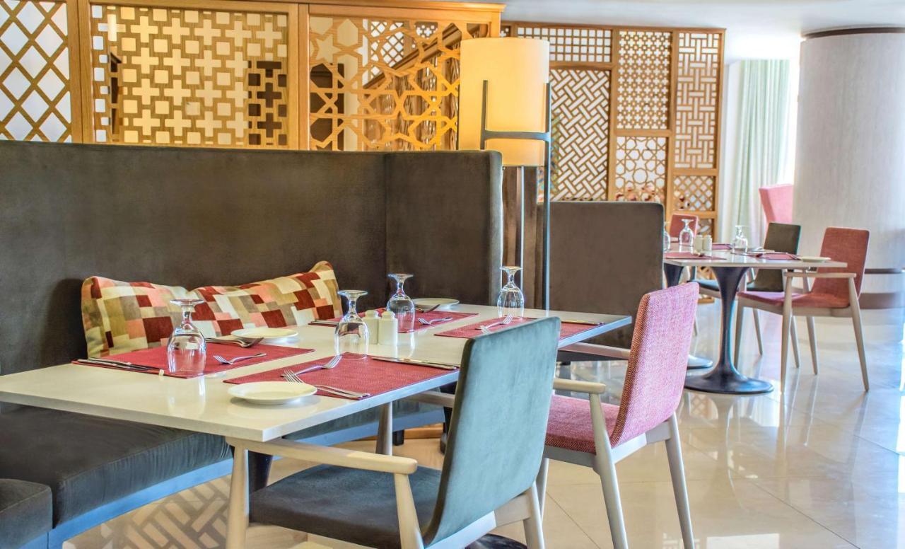Radisson Blu Resort, Al Khobar Халф-Мун-Бей Екстер'єр фото The restaurant